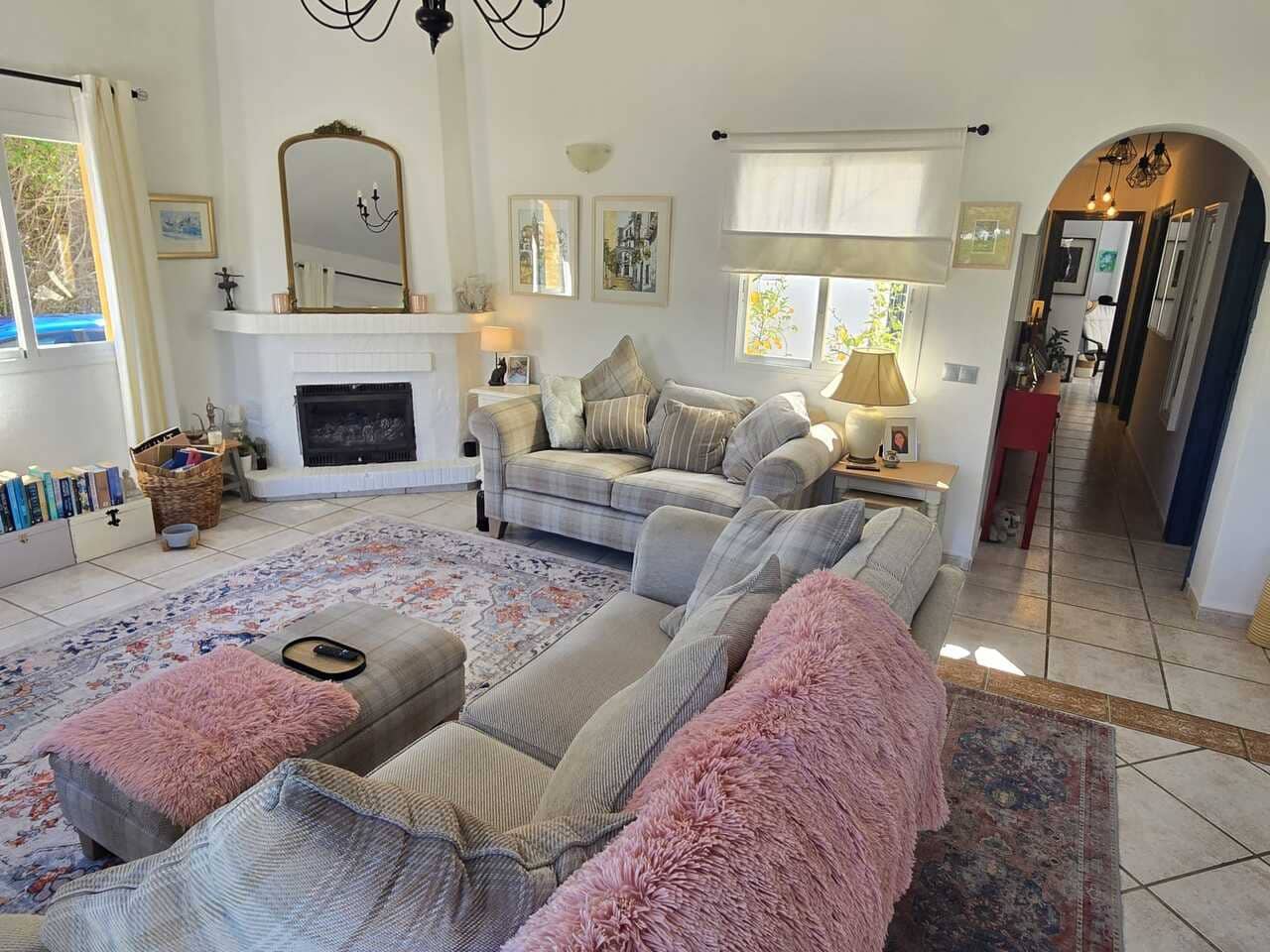 3 bedroom Villa for sale in Vinuela with pool garage - € 347,500 (Ref: 9712421)