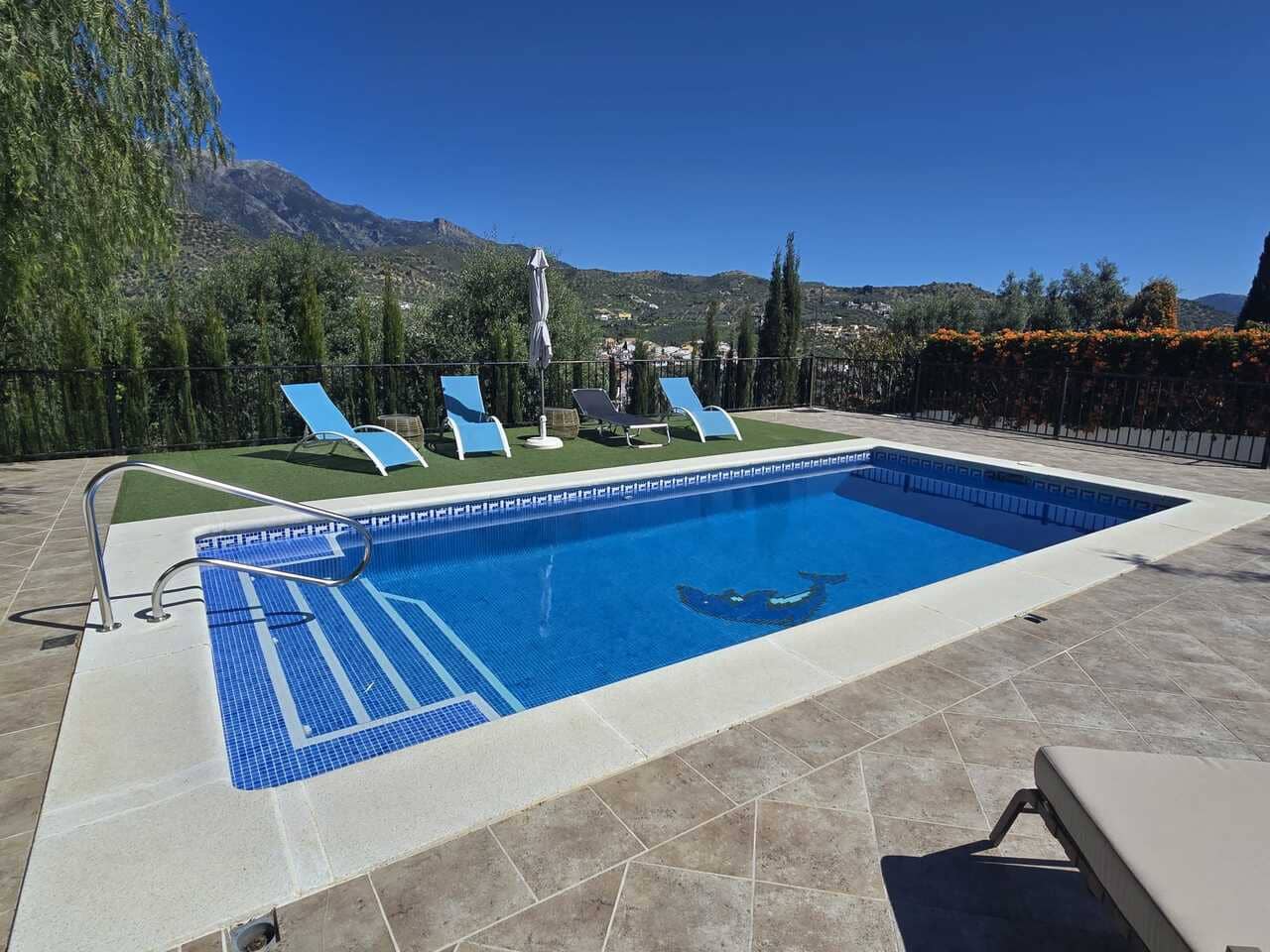 3 bedroom Villa for sale in Vinuela with pool garage - € 347,500 (Ref: 9712421)