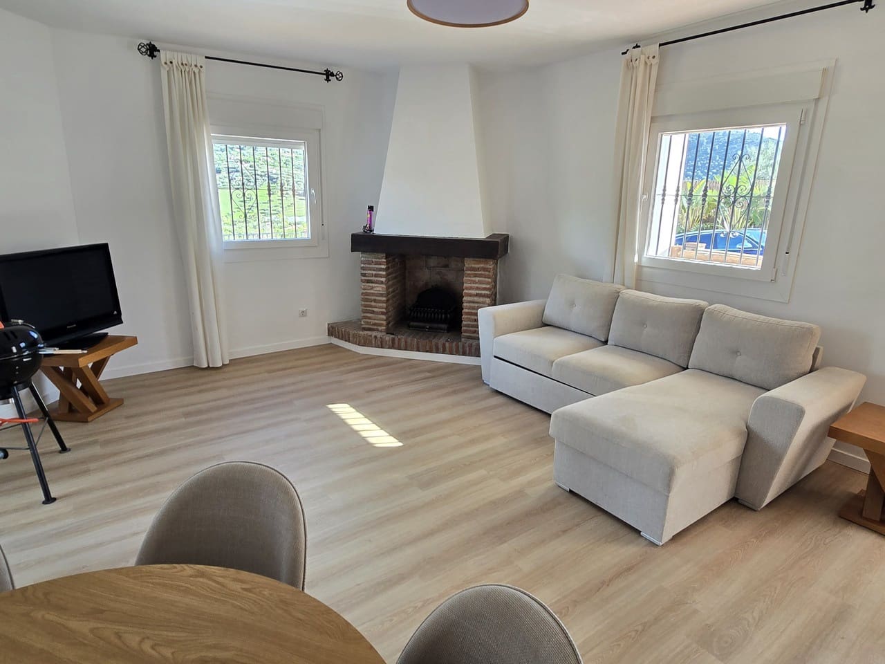 3 bedroom Villa for sale in Alcaucin with pool garage - € 325,000 (Ref: 9715634)