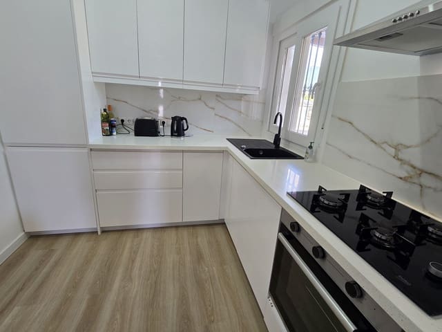 3 soverom Villa til salgs i Alcaucín med svømmebasseng garasje - € 325 000 (Ref: 9715634)