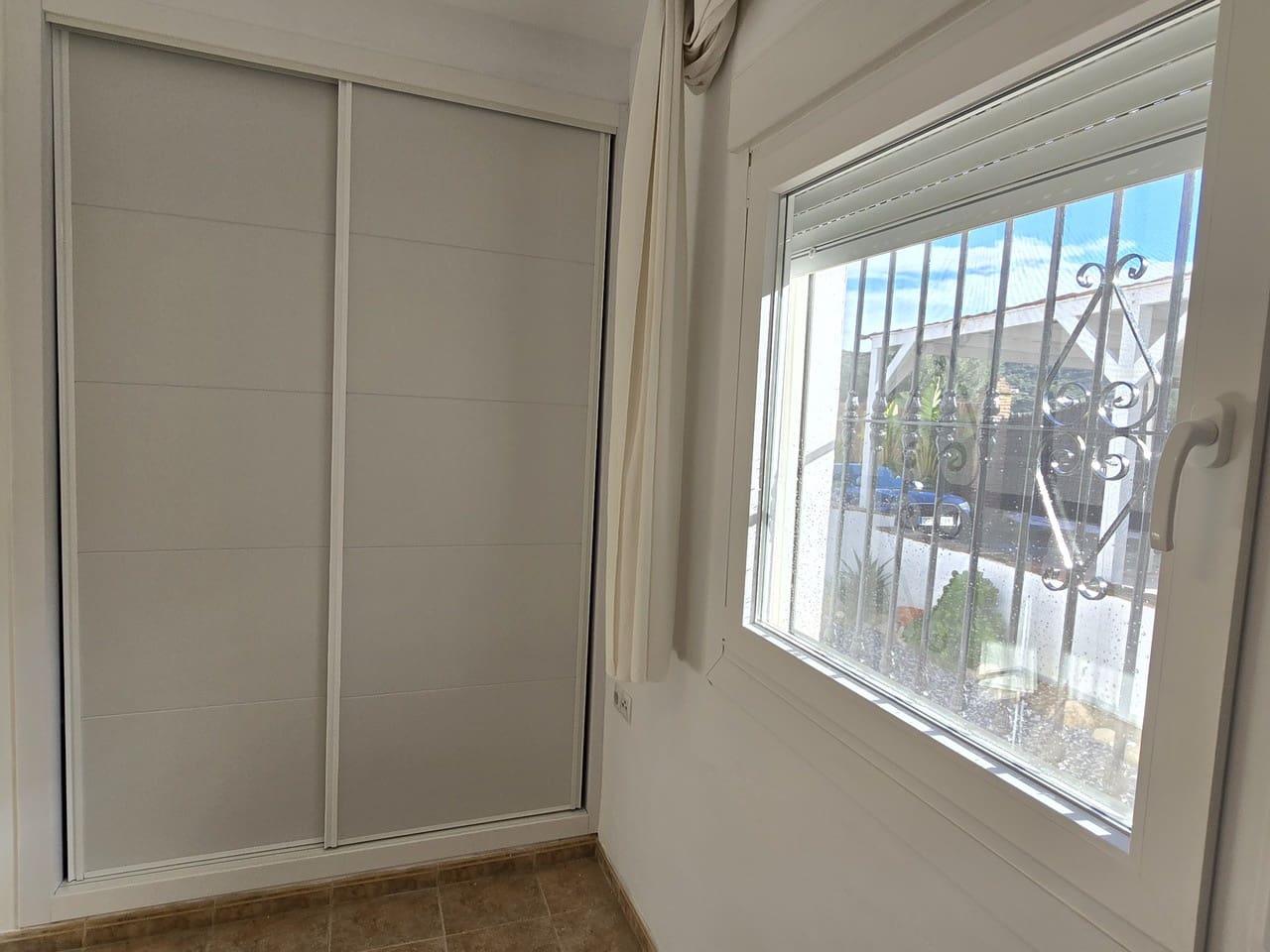 3 bedroom Villa for sale in Alcaucin with pool garage - € 325,000 (Ref: 9715634)