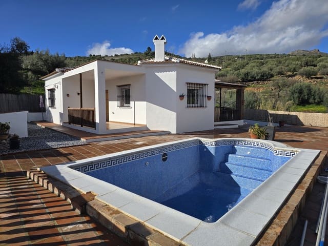3 soverom Villa til salgs i Alcaucín med svømmebasseng garasje - € 325 000 (Ref: 9715634)