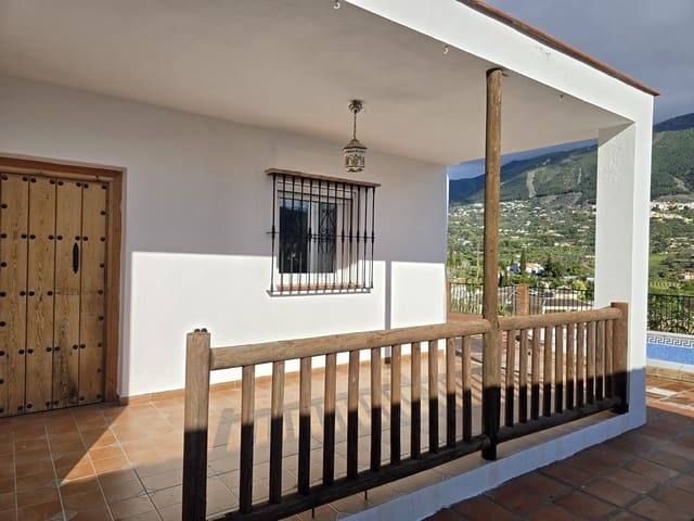 3 soverom Villa til salgs i Alcaucín med svømmebasseng garasje - € 325 000 (Ref: 9715634)