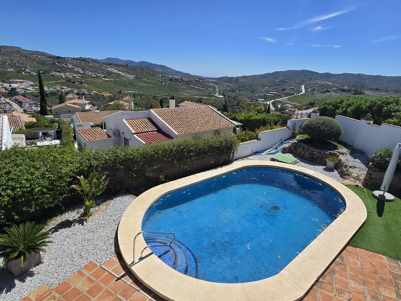 3 soverom Villa til salgs i Vinuela med svømmebasseng garasje - € 349 000 (Ref: 9730946)