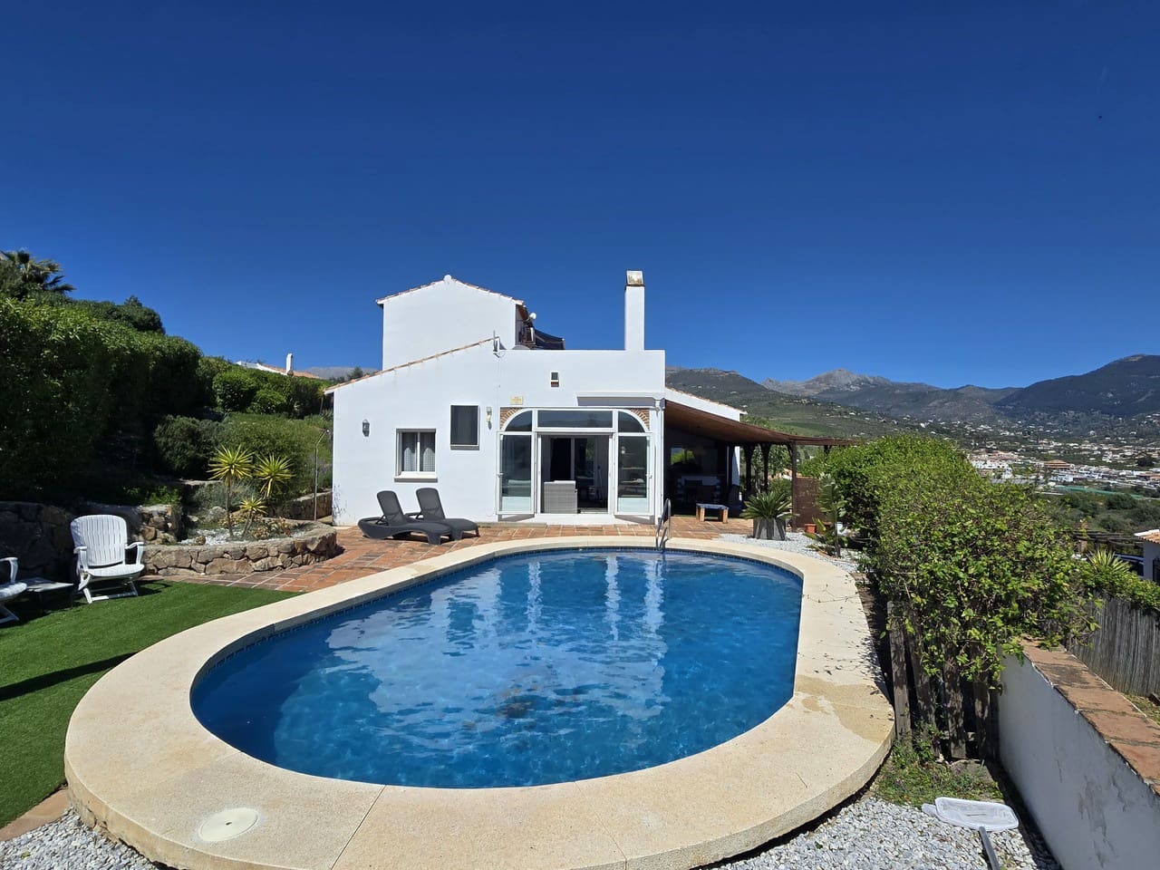 3 soverom Villa til salgs i Vinuela med svømmebasseng garasje - € 349 000 (Ref: 9730946)