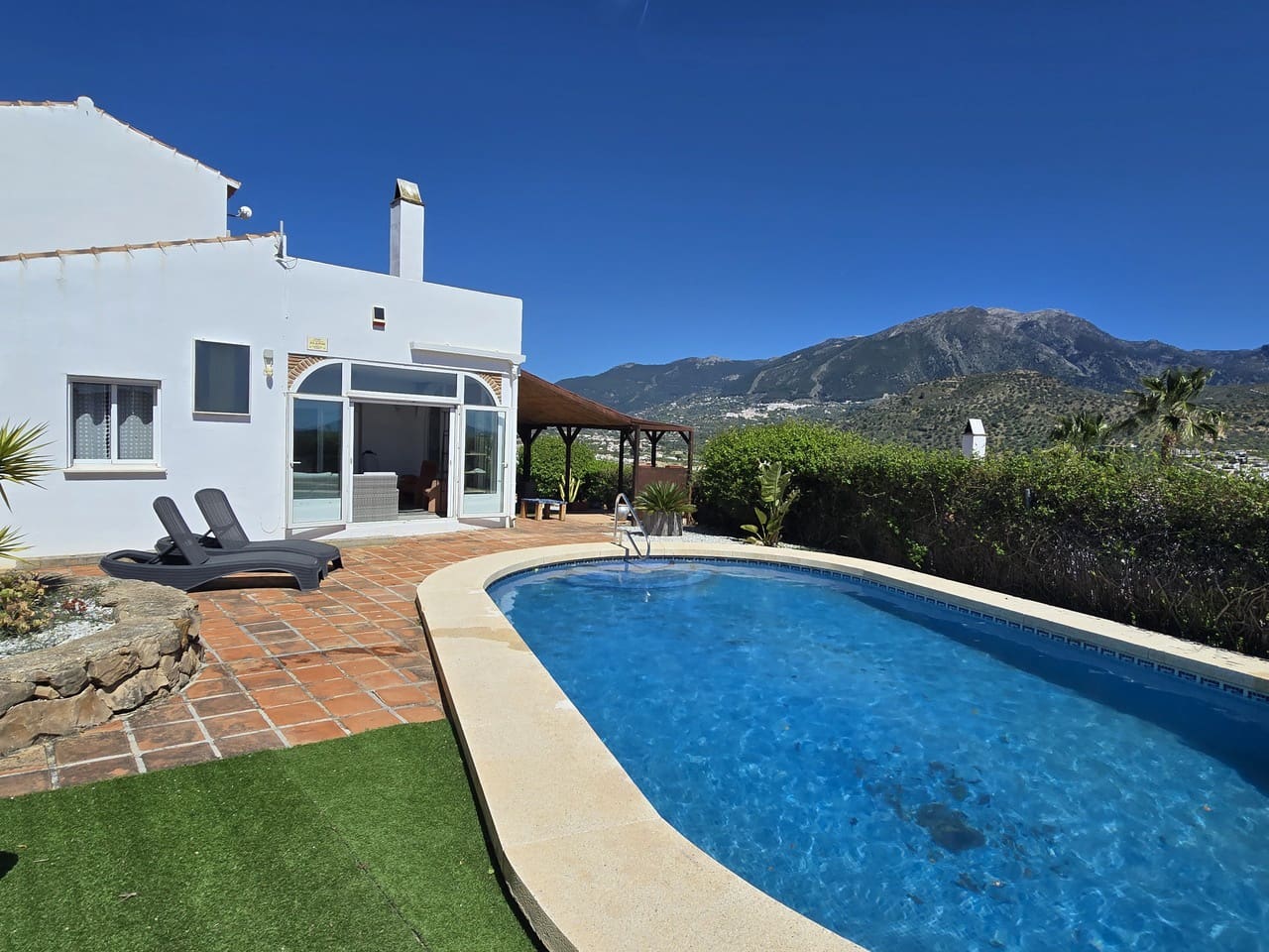 3 soverom Villa til salgs i Vinuela med svømmebasseng garasje - € 349 000 (Ref: 9730946)