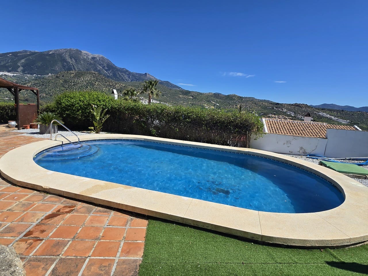 3 soverom Villa til salgs i Vinuela med svømmebasseng garasje - € 349 000 (Ref: 9730946)