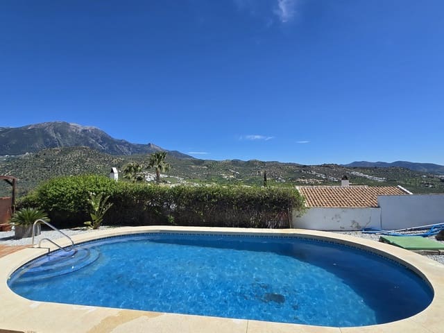 Chalet de 3 habitaciones en Viñuela en venta con piscina garaje - 349.000 € (Ref: 9730946)