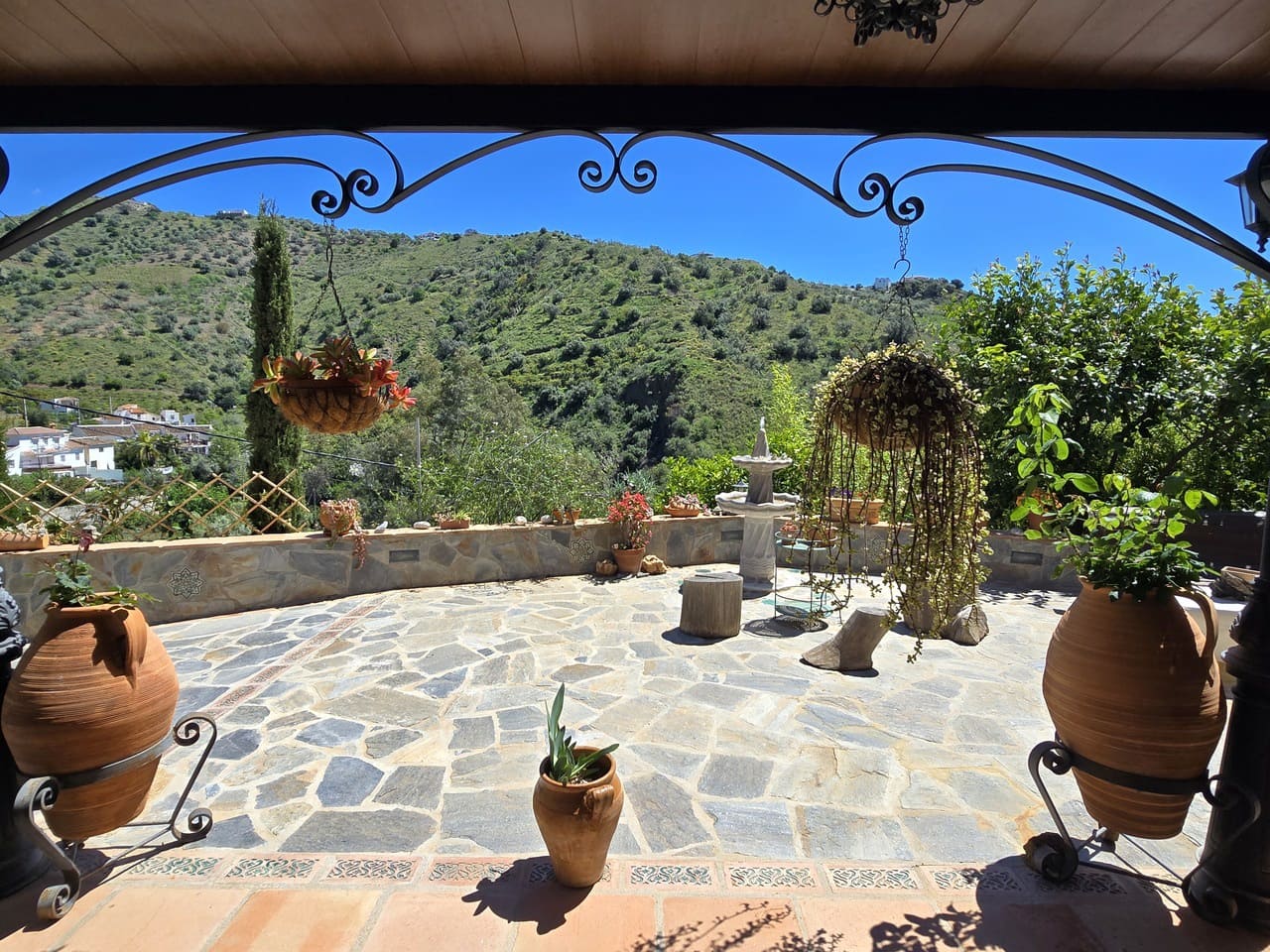 Chalet de 4 habitaciones en Viñuela en venta con garaje - 310.000 € (Ref: 9778643)