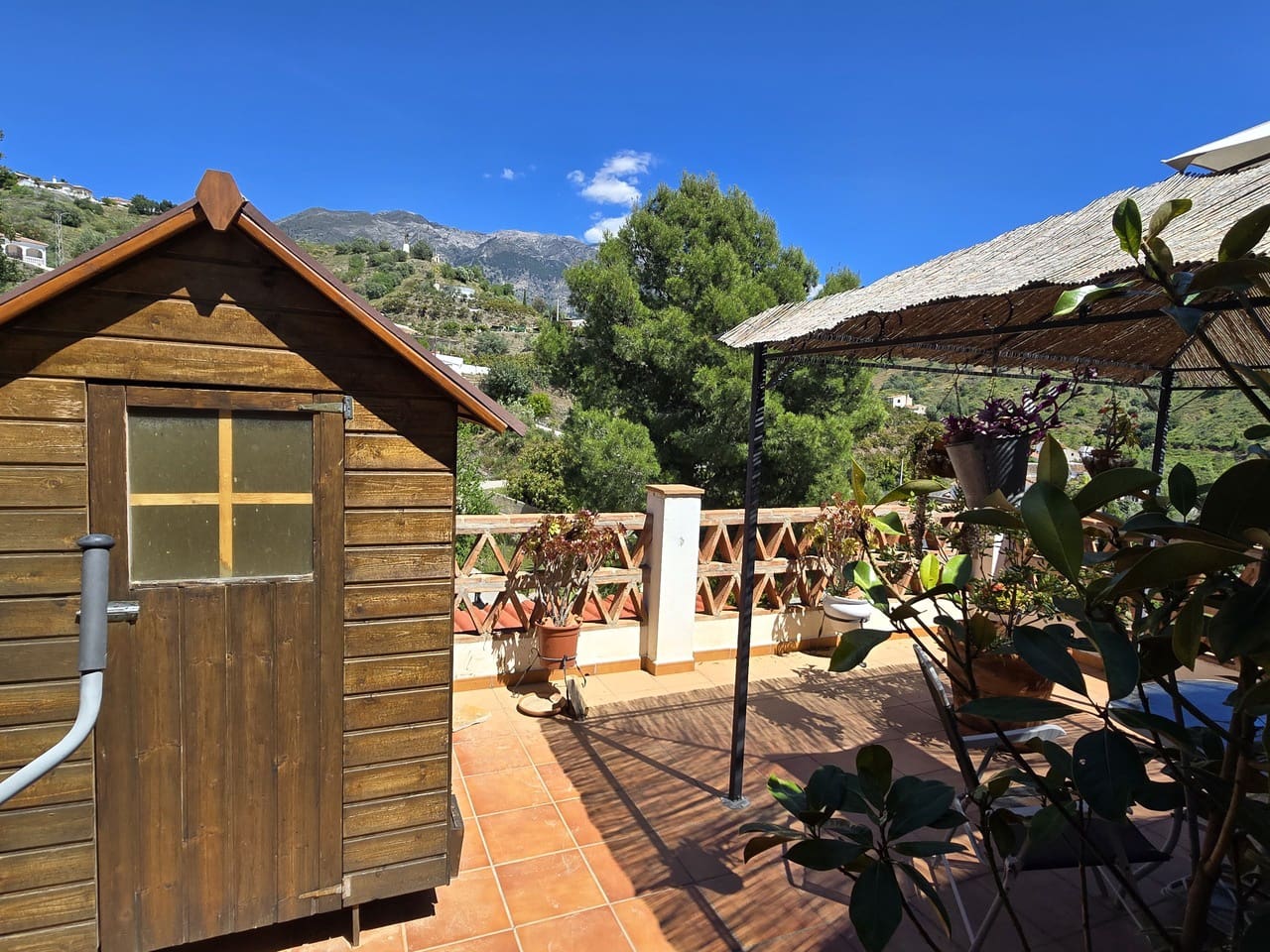 Chalet de 4 habitaciones en Viñuela en venta con garaje - 310.000 € (Ref: 9778643)