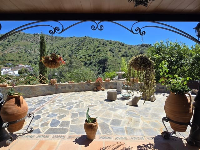 4 makuuhuone Huvila myytävänä paikassa Viñuela mukana 
autotalli - 310 000 € (Ref: 9778643)