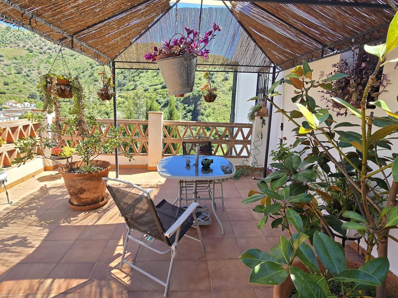 Chalet de 4 habitaciones en Viñuela en venta con garaje - 310.000 € (Ref: 9778643)