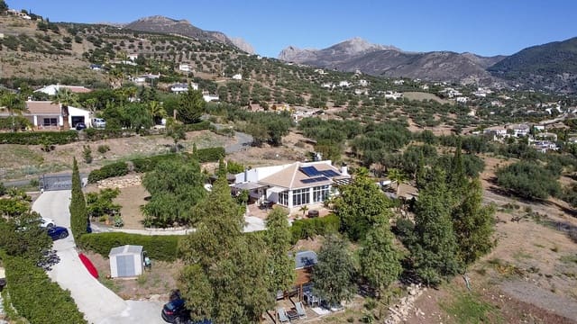 3 Zimmer Villa zu verkaufen in Puente de Don Manuel, Alcaucín mit Garage - 399.000 € (Ref: 9795630)