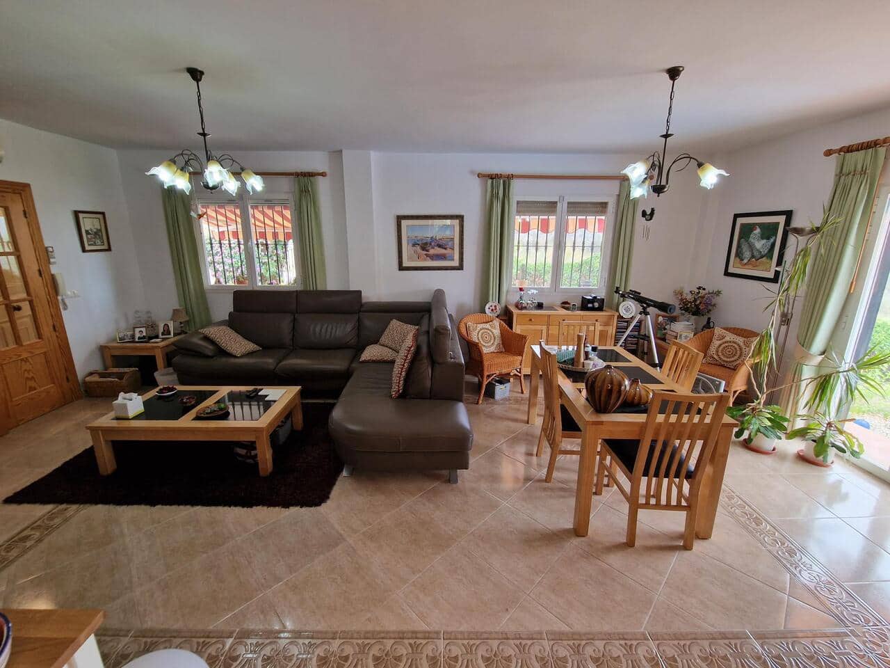 3 soveværelse Villa til salg i Venta Baja med swimmingpool garage - € 330.000 (Ref: 9805578)