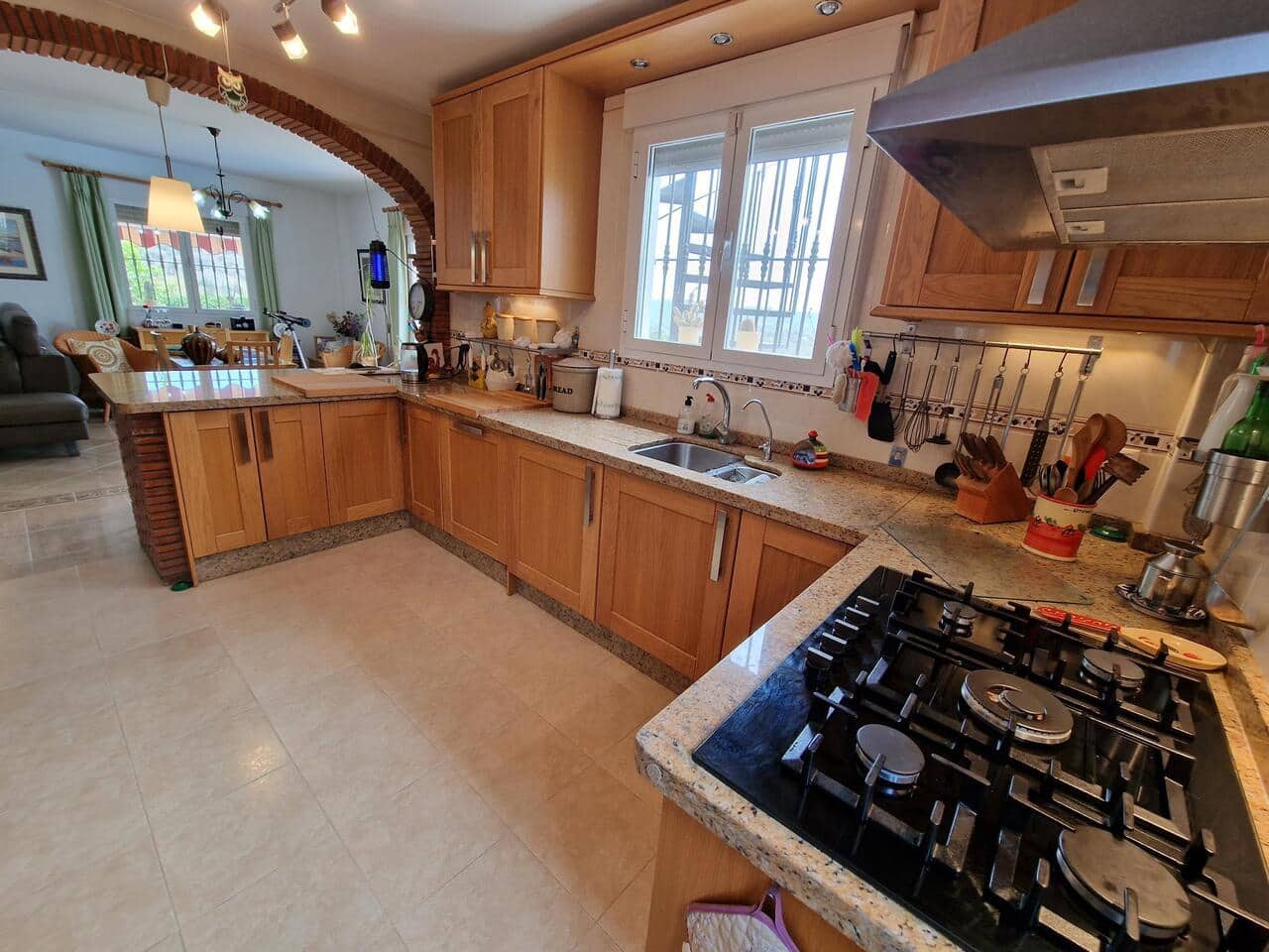 3 soveværelse Villa til salg i Venta Baja med swimmingpool garage - € 330.000 (Ref: 9805578)