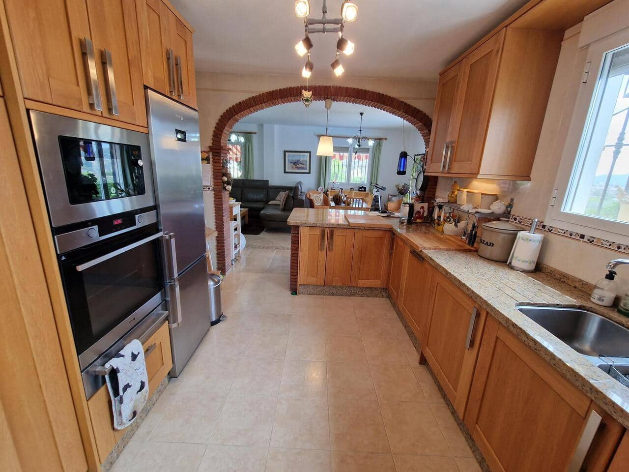 3 soveværelse Villa til salg i Venta Baja med swimmingpool garage - € 330.000 (Ref: 9805578)