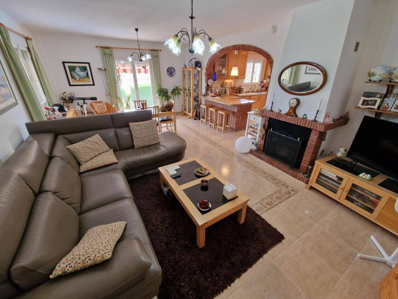 3 soveværelse Villa til salg i Venta Baja med swimmingpool garage - € 330.000 (Ref: 9805578)