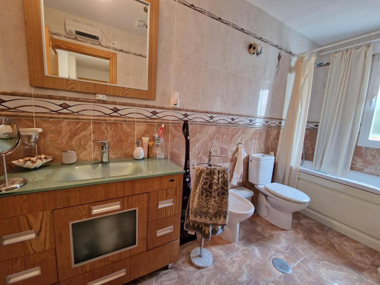 3 soveværelse Villa til salg i Venta Baja med swimmingpool garage - € 330.000 (Ref: 9805578)