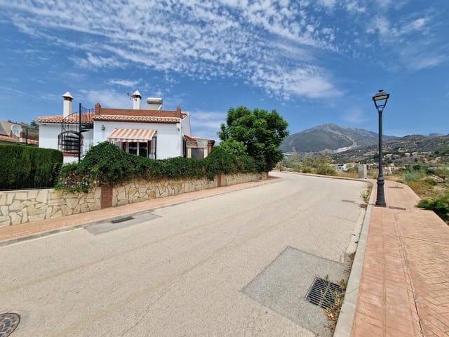3 soveværelse Villa til salg i Venta Baja, Alcaucín med swimmingpool garage - € 330.000 (Ref: 9805578)