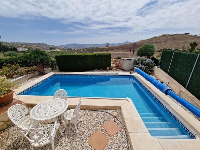 3 soveværelse Villa til salg i Venta Baja, Alcaucín med swimmingpool garage - € 330.000 (Ref: 9805578)