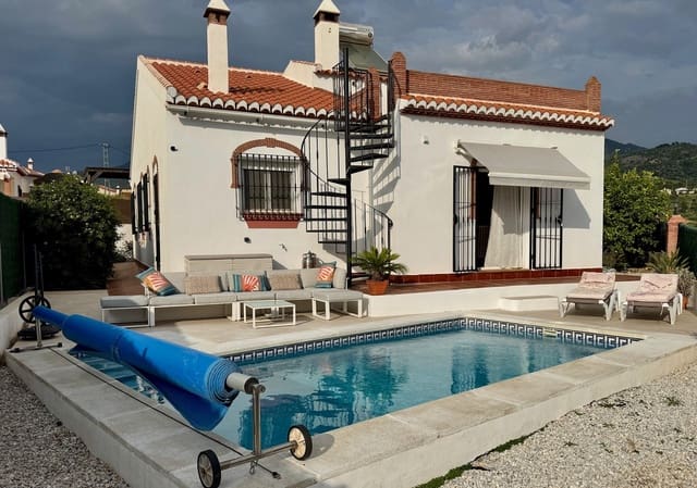 3 sypialnia Willa na sprzedaż w Venta Baja, Alcaucín z basenem garażem - 330 000 € (Ref: 9805578)