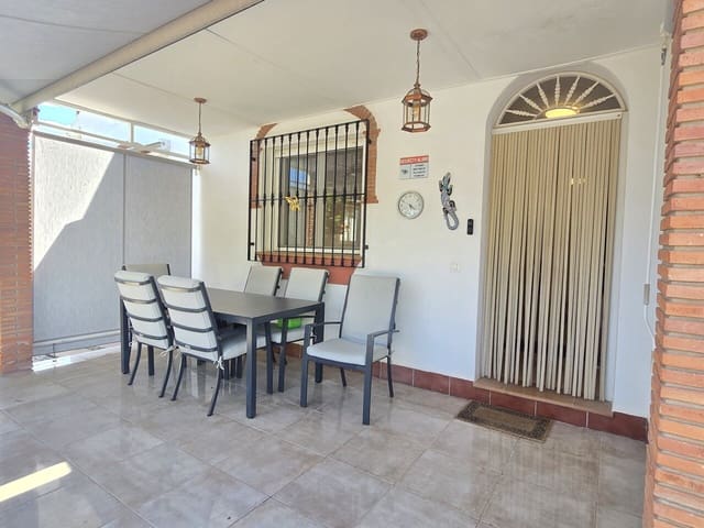 3 soverom Villa til salgs i Venta Baja, Alcaucín med svømmebasseng garasje - € 330 000 (Ref: 9805578)