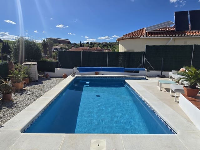 3 soverom Villa til salgs i Venta Baja, Alcaucín med svømmebasseng garasje - € 330 000 (Ref: 9805578)