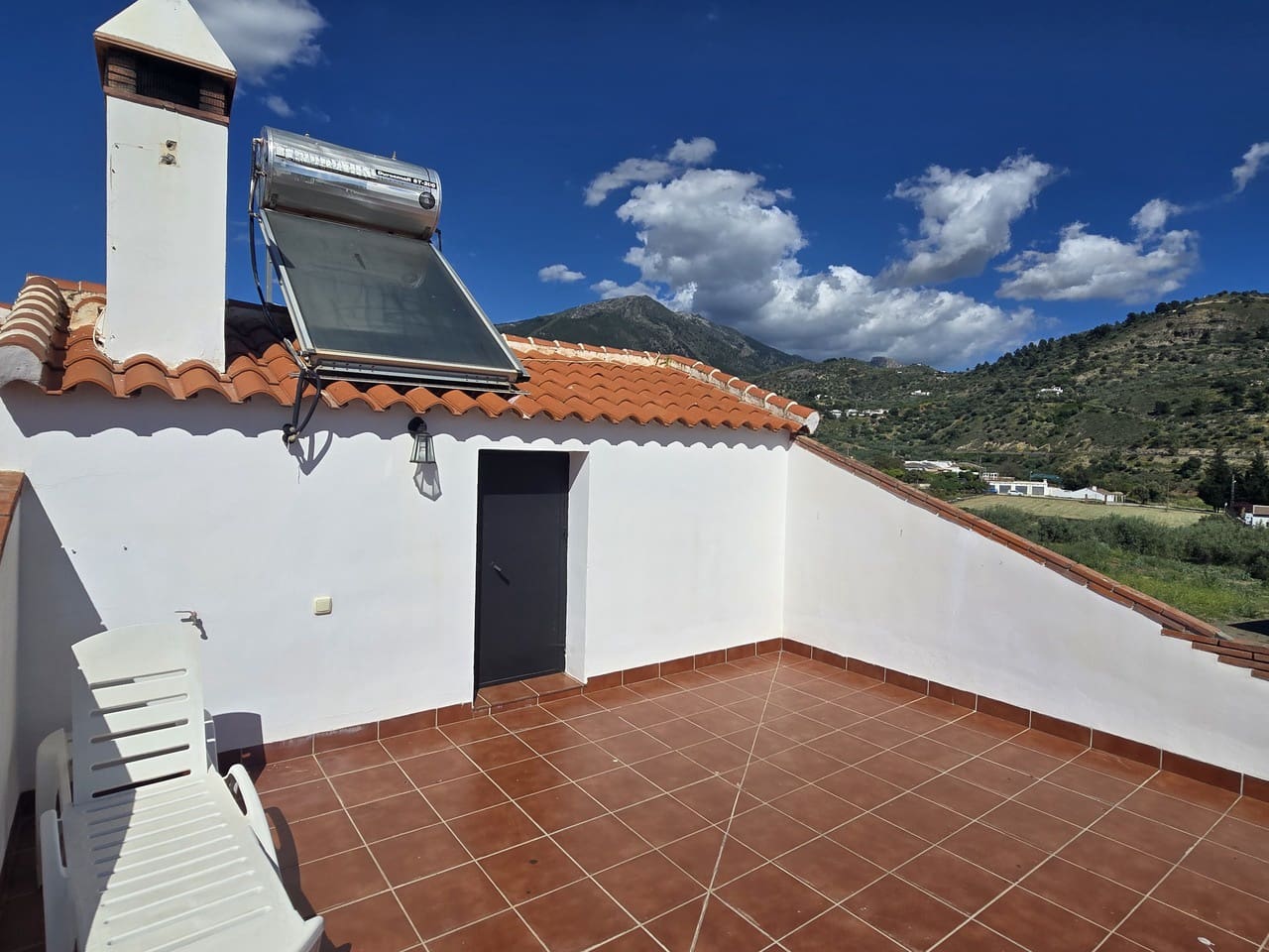 3 bedroom Villa for sale in Venta Baja with pool garage - € 330,000 (Ref: 9805578)