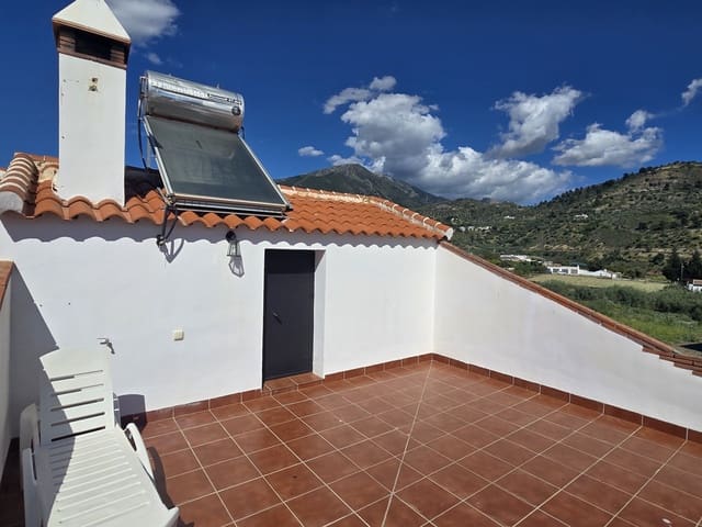 3 soverom Villa til salgs i Venta Baja, Alcaucín med svømmebasseng garasje - € 330 000 (Ref: 9805578)
