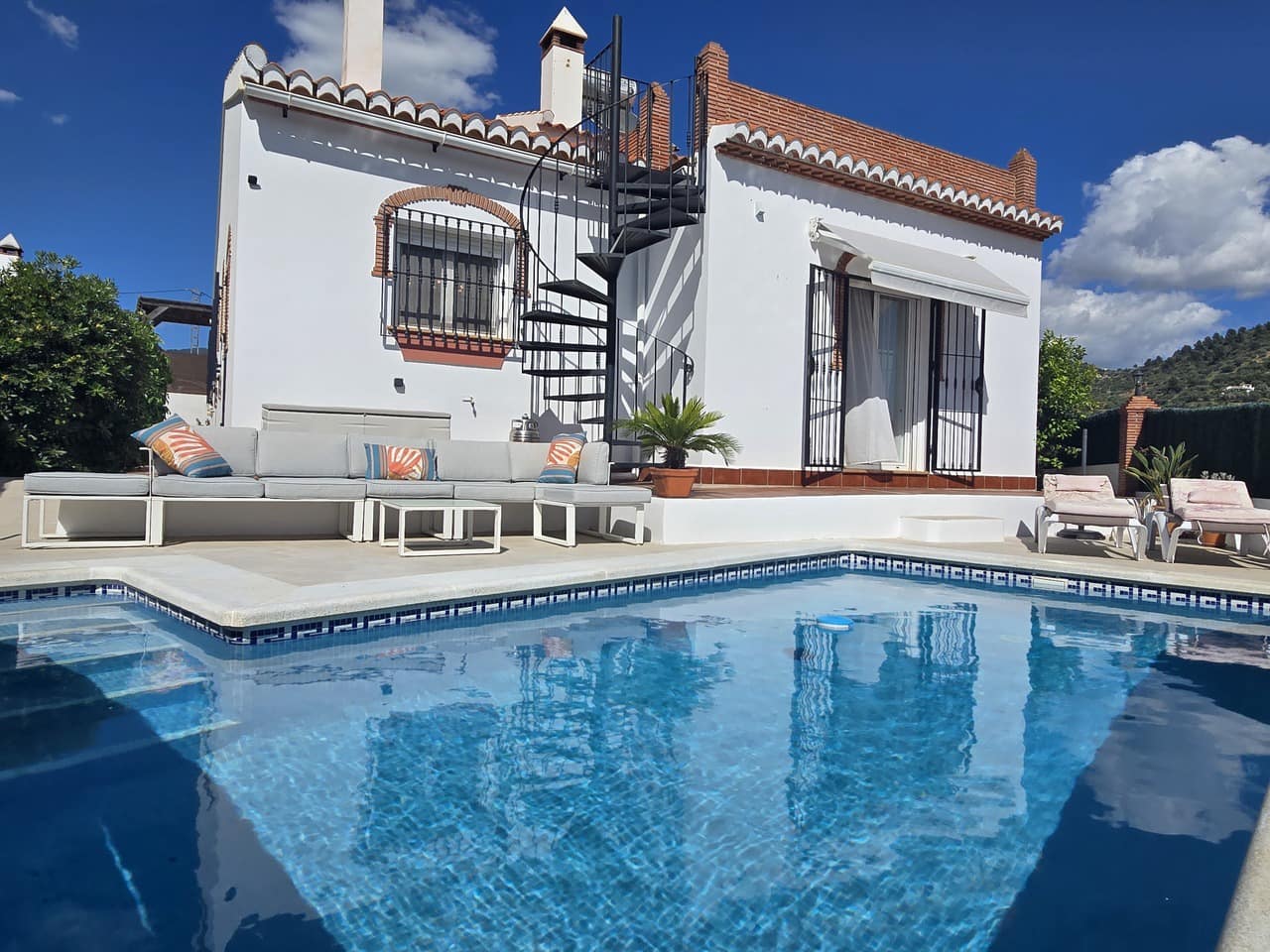 3 bedroom Villa for sale in Venta Baja with pool garage - € 330,000 (Ref: 9805578)