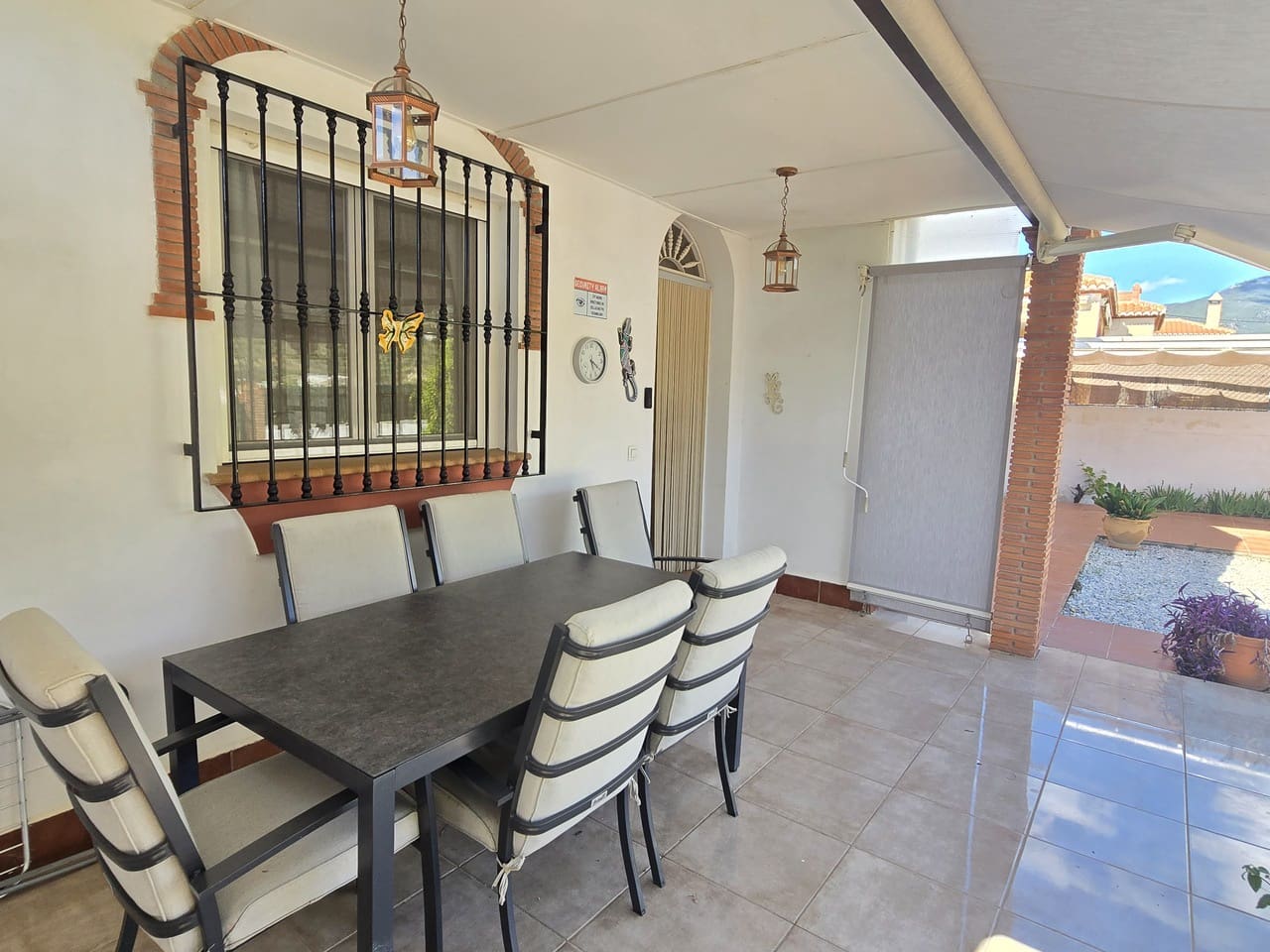 3 bedroom Villa for sale in Venta Baja with pool garage - € 330,000 (Ref: 9805578)