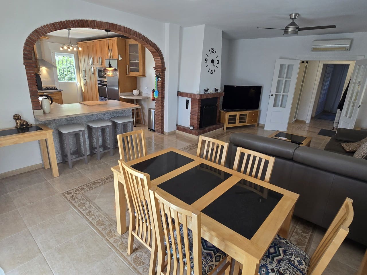 3 bedroom Villa for sale in Venta Baja with pool garage - € 330,000 (Ref: 9805578)