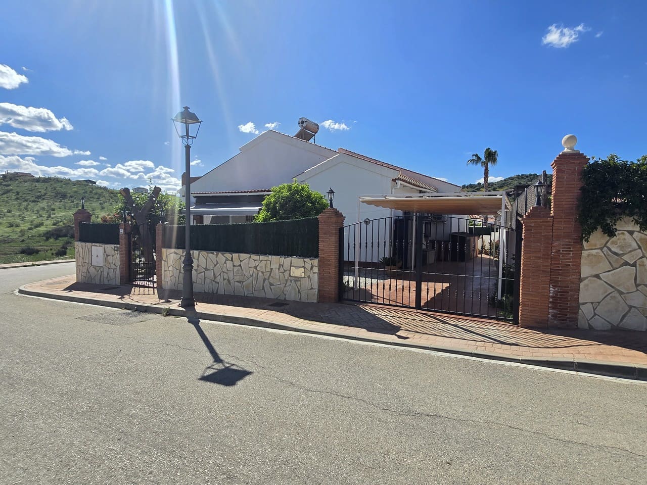 3 bedroom Villa for sale in Venta Baja with pool garage - € 330,000 (Ref: 9805578)