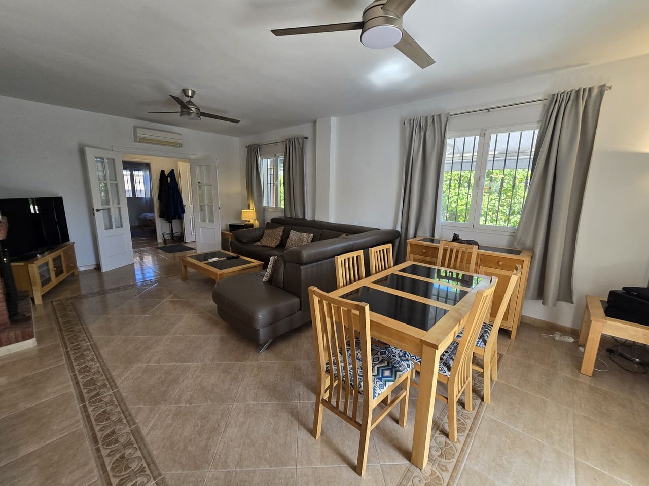 3 bedroom Villa for sale in Venta Baja with pool garage - € 330,000 (Ref: 9805578)