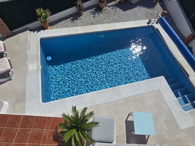 3 soverom Villa til salgs i Venta Baja, Alcaucín med svømmebasseng garasje - € 330 000 (Ref: 9805578)