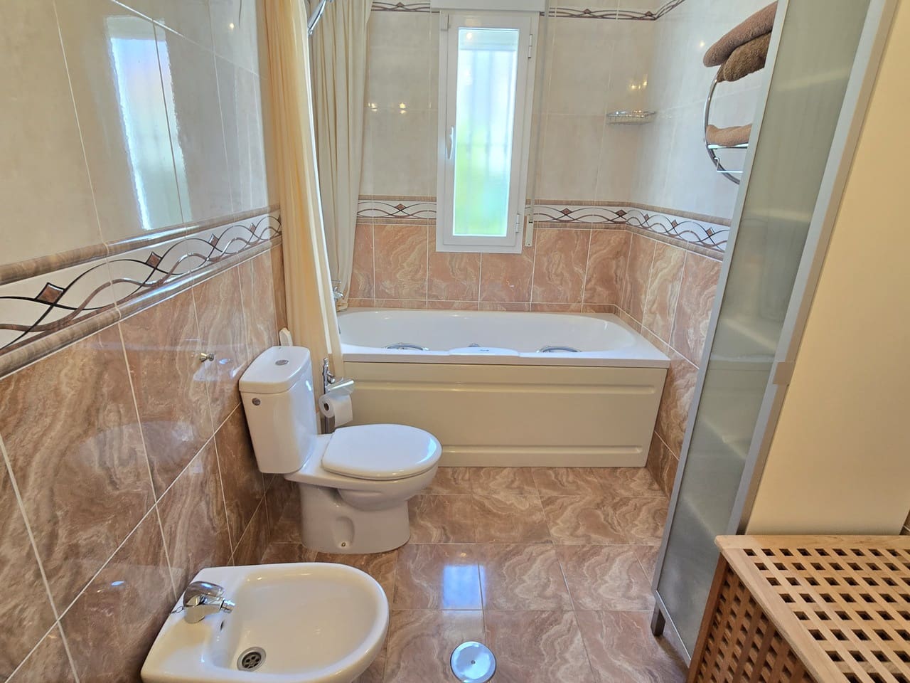 3 bedroom Villa for sale in Venta Baja with pool garage - € 330,000 (Ref: 9805578)
