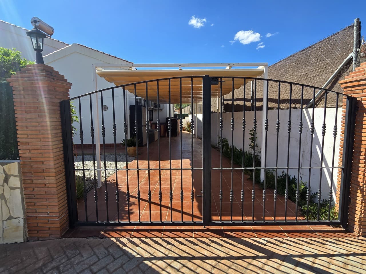 3 bedroom Villa for sale in Venta Baja with pool garage - € 330,000 (Ref: 9805578)