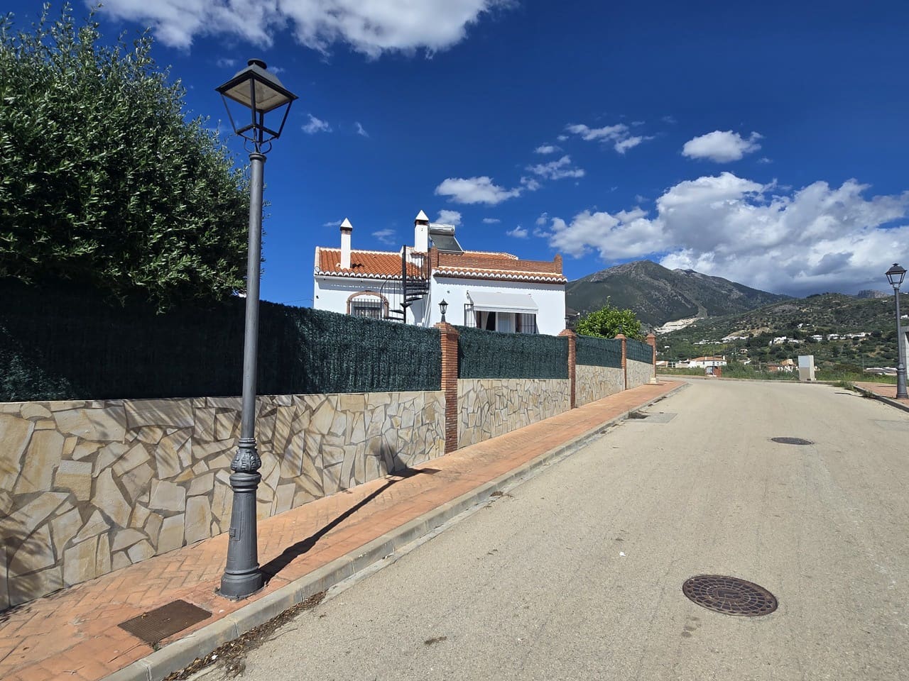 3 bedroom Villa for sale in Venta Baja with pool garage - € 330,000 (Ref: 9805578)