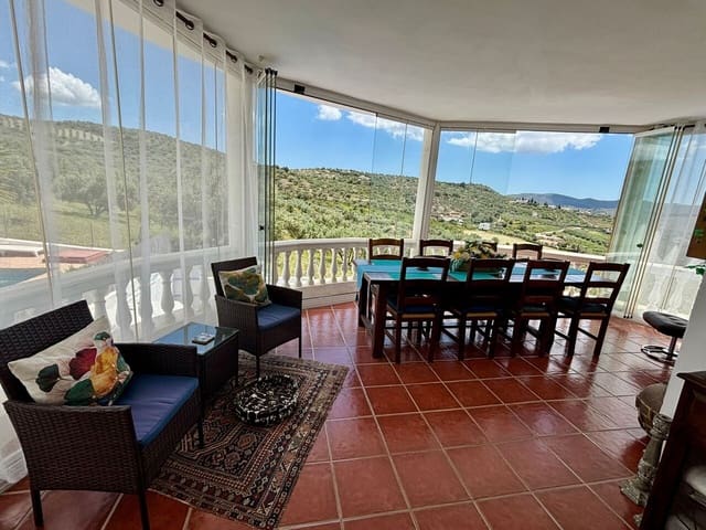 4 sypialnia Willa na sprzedaż w Puente de Don Manuel, Alcaucín z basenem garażem - 330 000 € (Ref: 9810408)