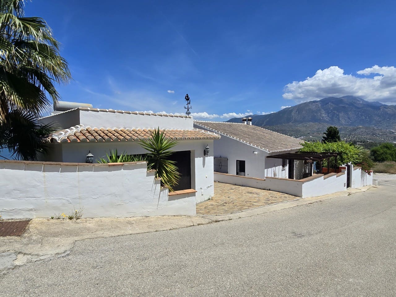 4 soveværelse Villa til salg i Los Romanes med swimmingpool garage - € 675.000 (Ref: 9815032)