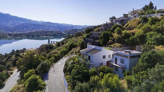4 soveværelse Villa til salg i Los Romanes, Viñuela med swimmingpool garage - € 675.000 (Ref: 9815032)