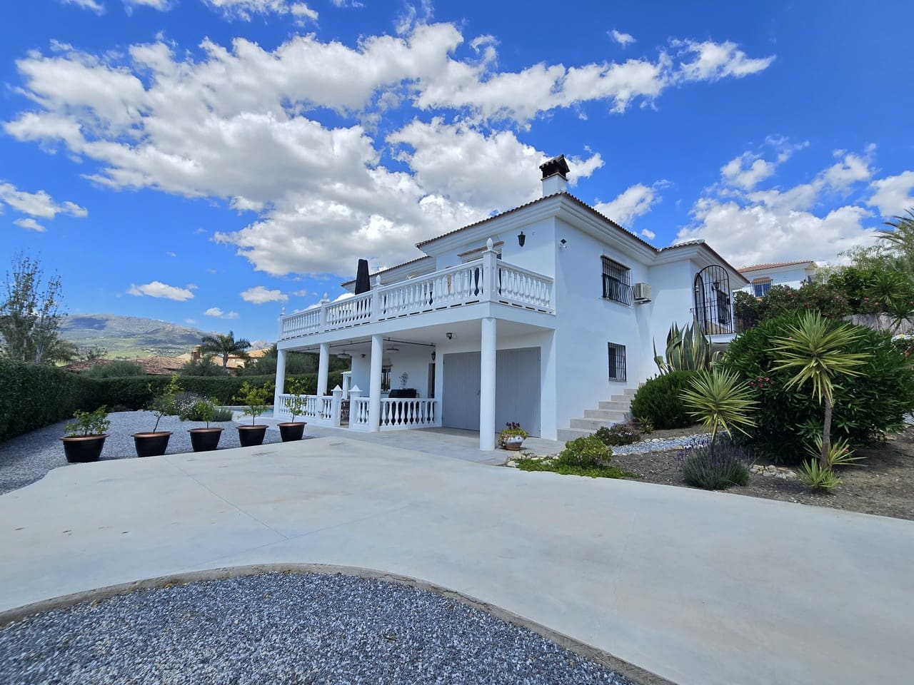5 bedroom Villa for sale in Puente de Don Manuel with pool garage - € 625,000 (Ref: 9834812)