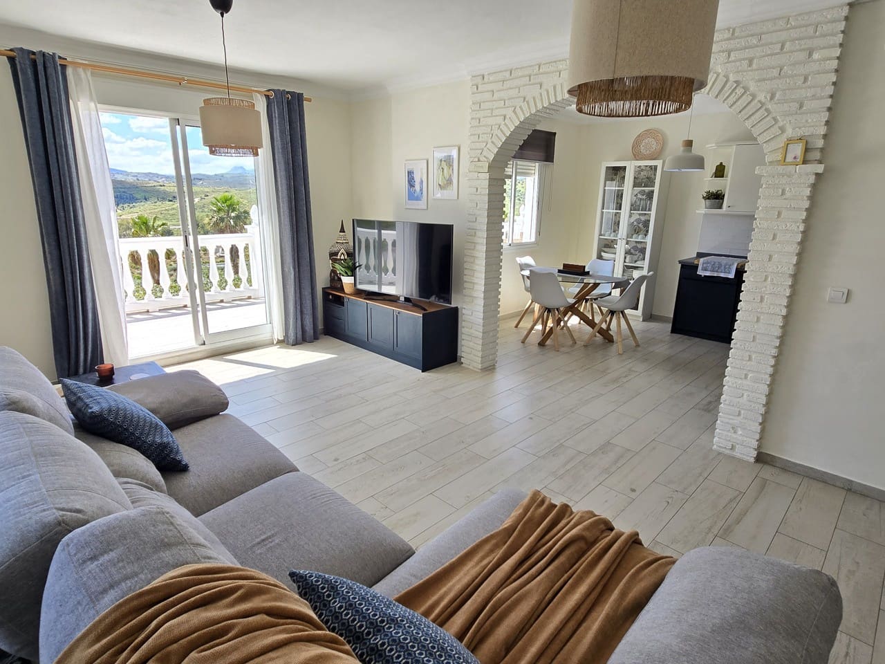 5 bedroom Villa for sale in Puente de Don Manuel with pool garage - € 625,000 (Ref: 9834812)