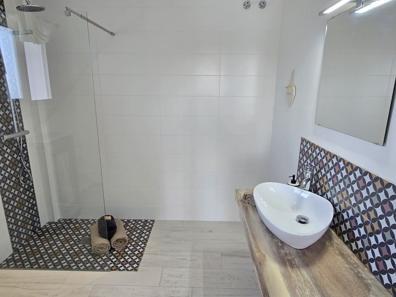 5 bedroom Villa for sale in Puente de Don Manuel with pool garage - € 625,000 (Ref: 9834812)