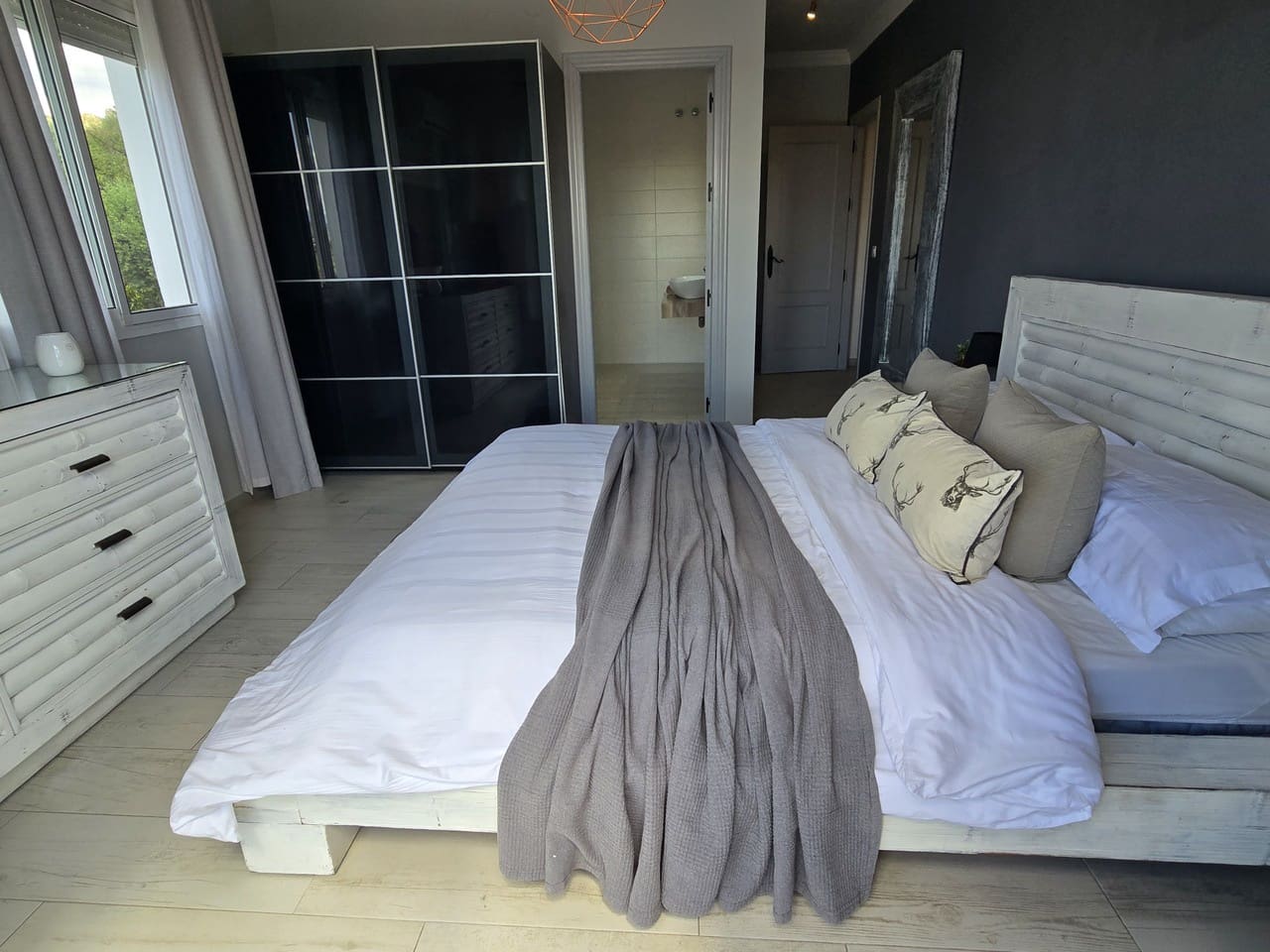 5 bedroom Villa for sale in Puente de Don Manuel with pool garage - € 625,000 (Ref: 9834812)