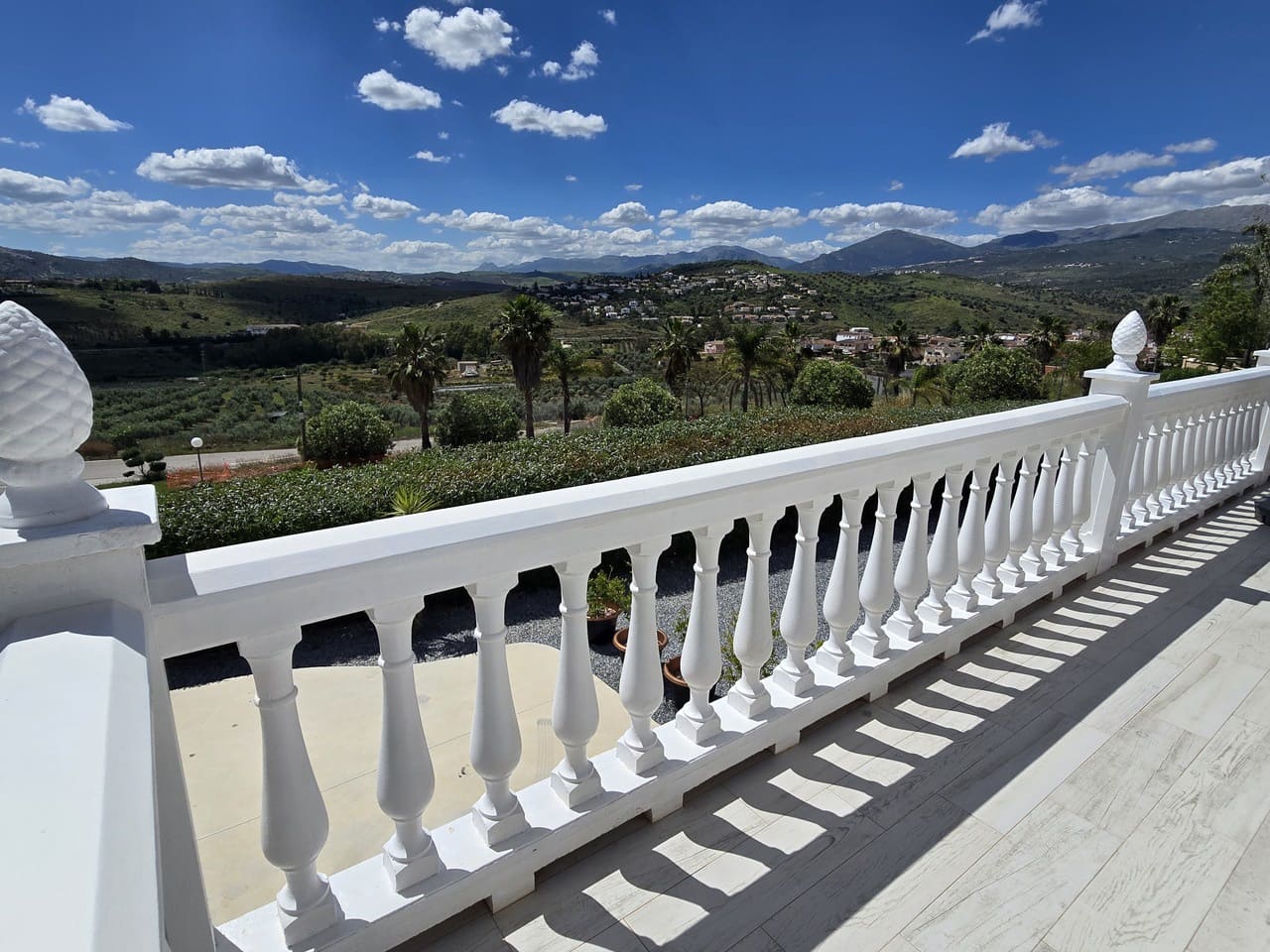 5 bedroom Villa for sale in Puente de Don Manuel with pool garage - € 625,000 (Ref: 9834812)