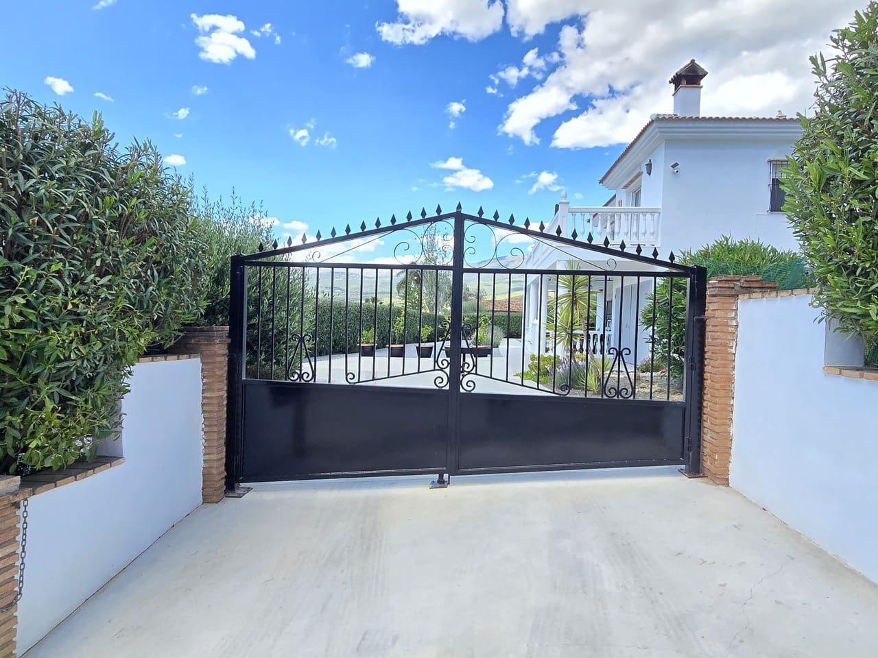 5 bedroom Villa for sale in Puente de Don Manuel with pool garage - € 625,000 (Ref: 9834812)
