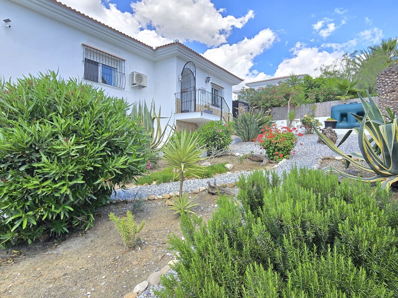 5 bedroom Villa for sale in Puente de Don Manuel with pool garage - € 625,000 (Ref: 9834812)