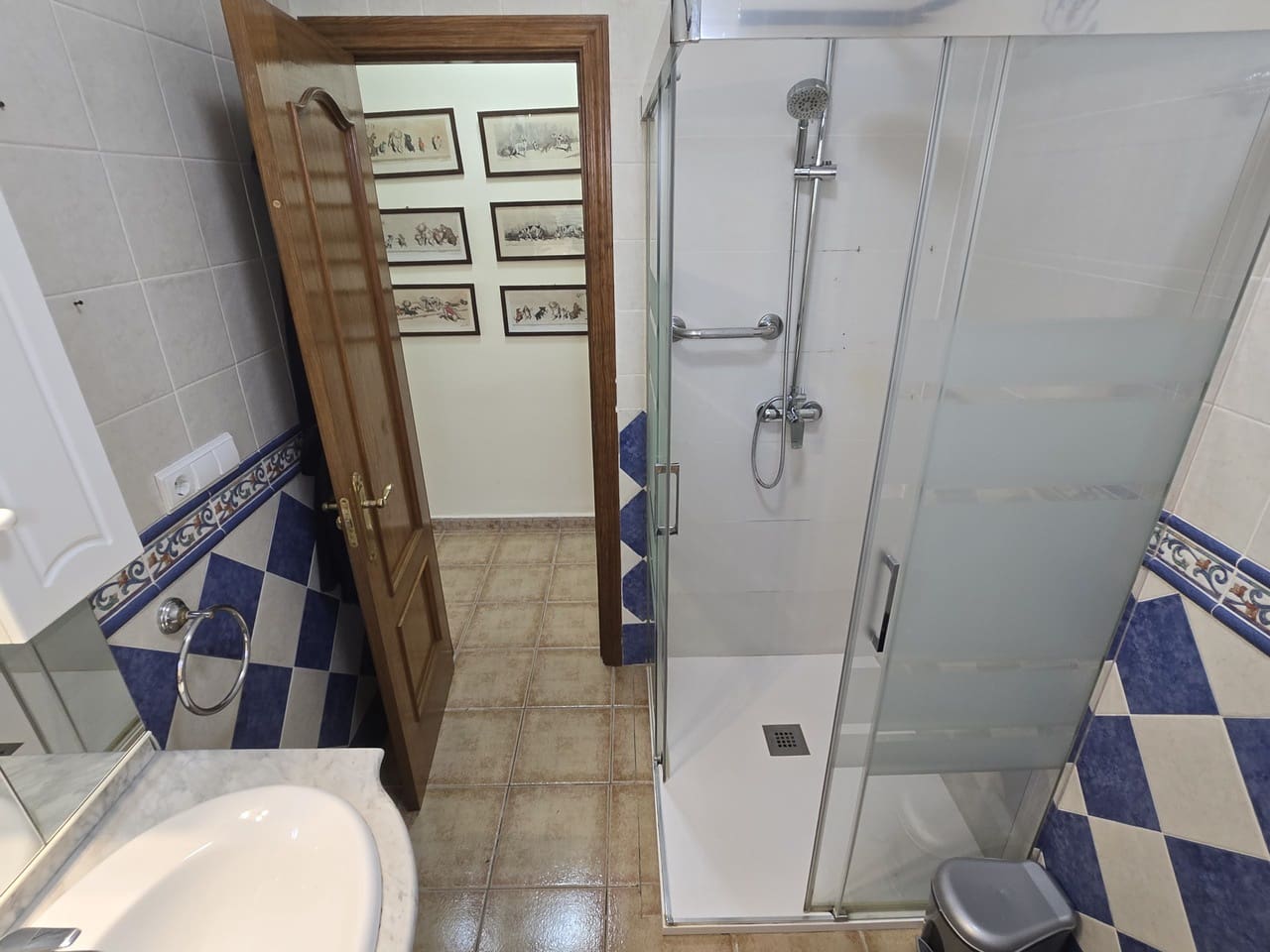 2 sypialnia Willa na sprzedaż w Alcaucin z basenem garażem - 325 000 € (Ref: 9879739)