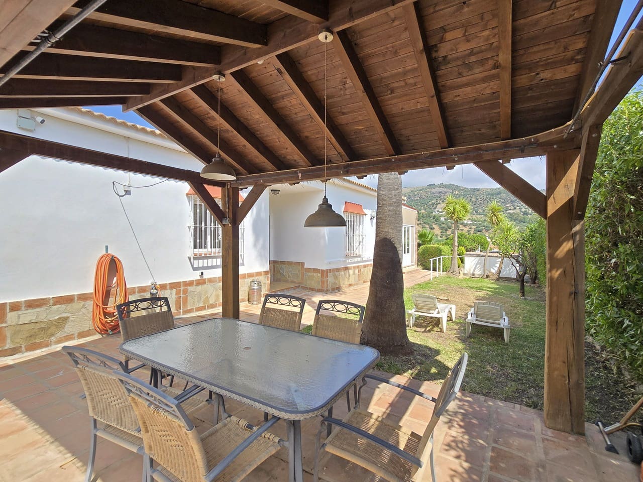 2 sypialnia Willa na sprzedaż w Alcaucin z basenem garażem - 325 000 € (Ref: 9879739)